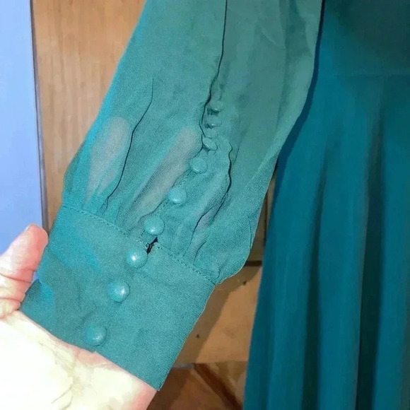 Lulus Green Gown-Large - Picture 6 of 9